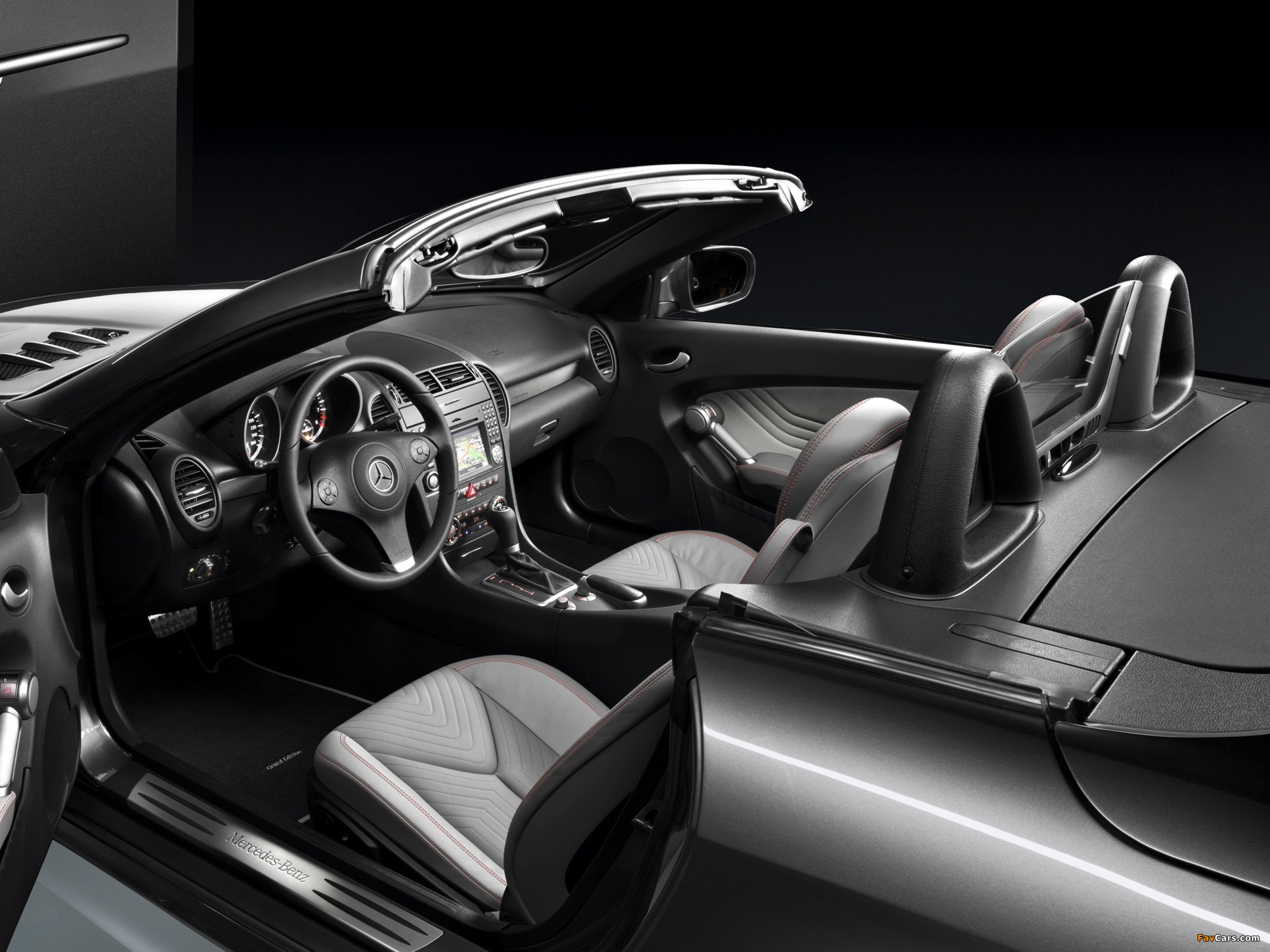 Images of Mercedes-Benz SLK Grand Edition (R171) 2010 (2048 x 1536)