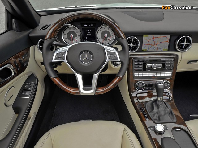 Images of Mercedes-Benz SLK 350 US-spec (R172) 2011 (640 x 480)