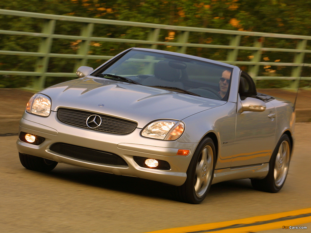 Mercedes-Benz SLK 320 Sports Package US-spec (R170) 2000–04 photos (1280 x 960)