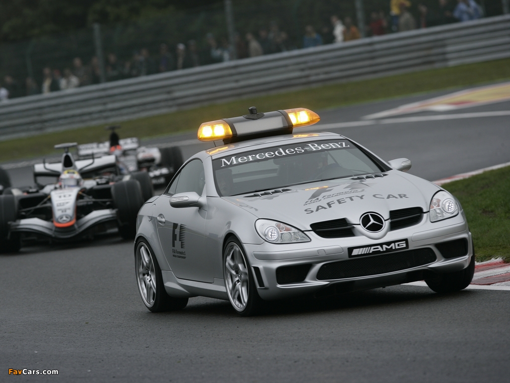 Photos of Mercedes-Benz SLK 55 AMG F1 Safety Car (R171) 2004–05 (1024 x 768)