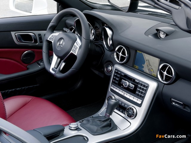 Pictures of Mercedes-Benz SLK 250 CDI AMG Sports Package (R172) 2011 (640 x 480)