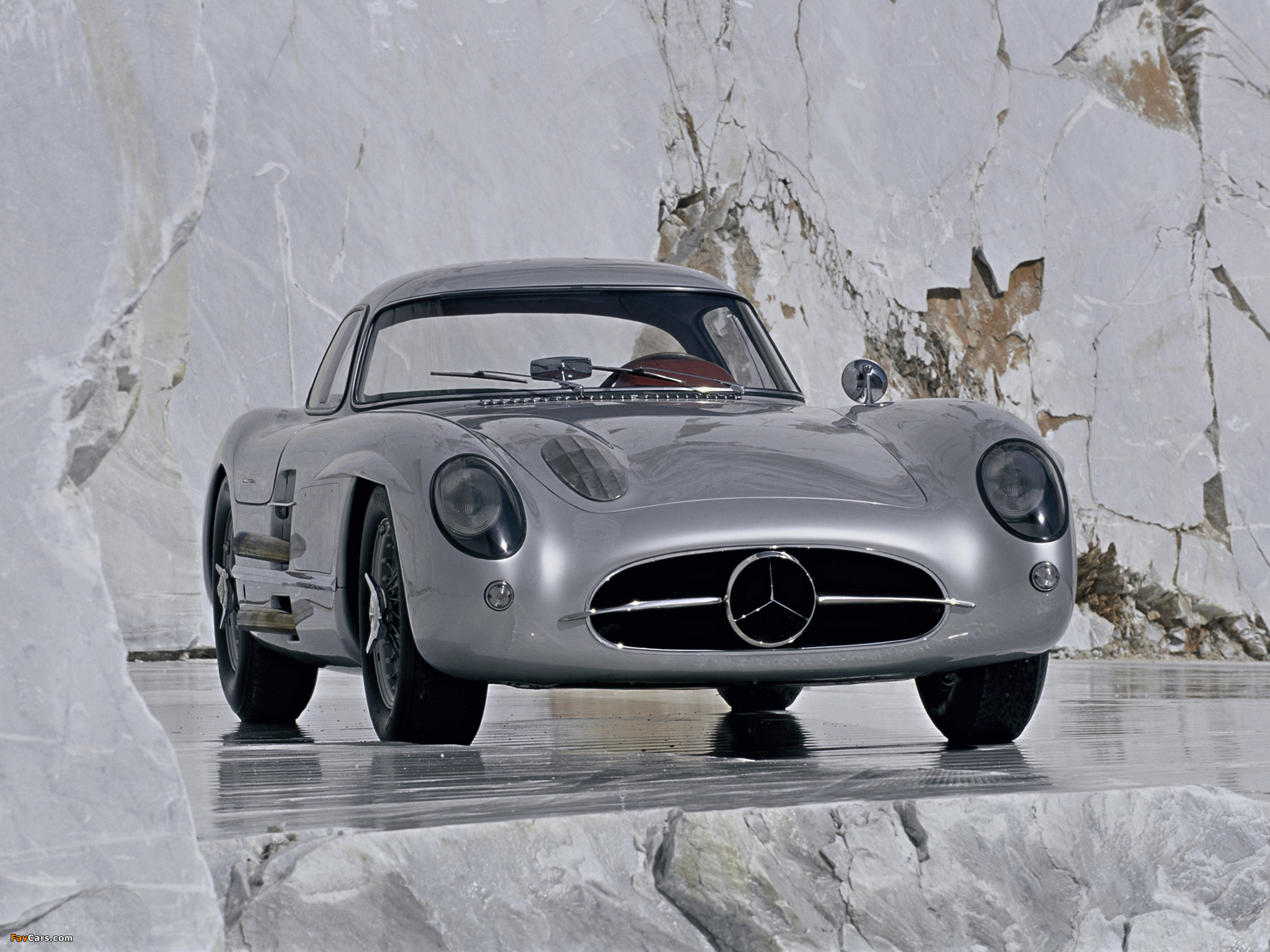 Images of Mercedes-Benz 300SLR Uhlenhaut Coupe (W196S) 1955 (2048 x 1536)