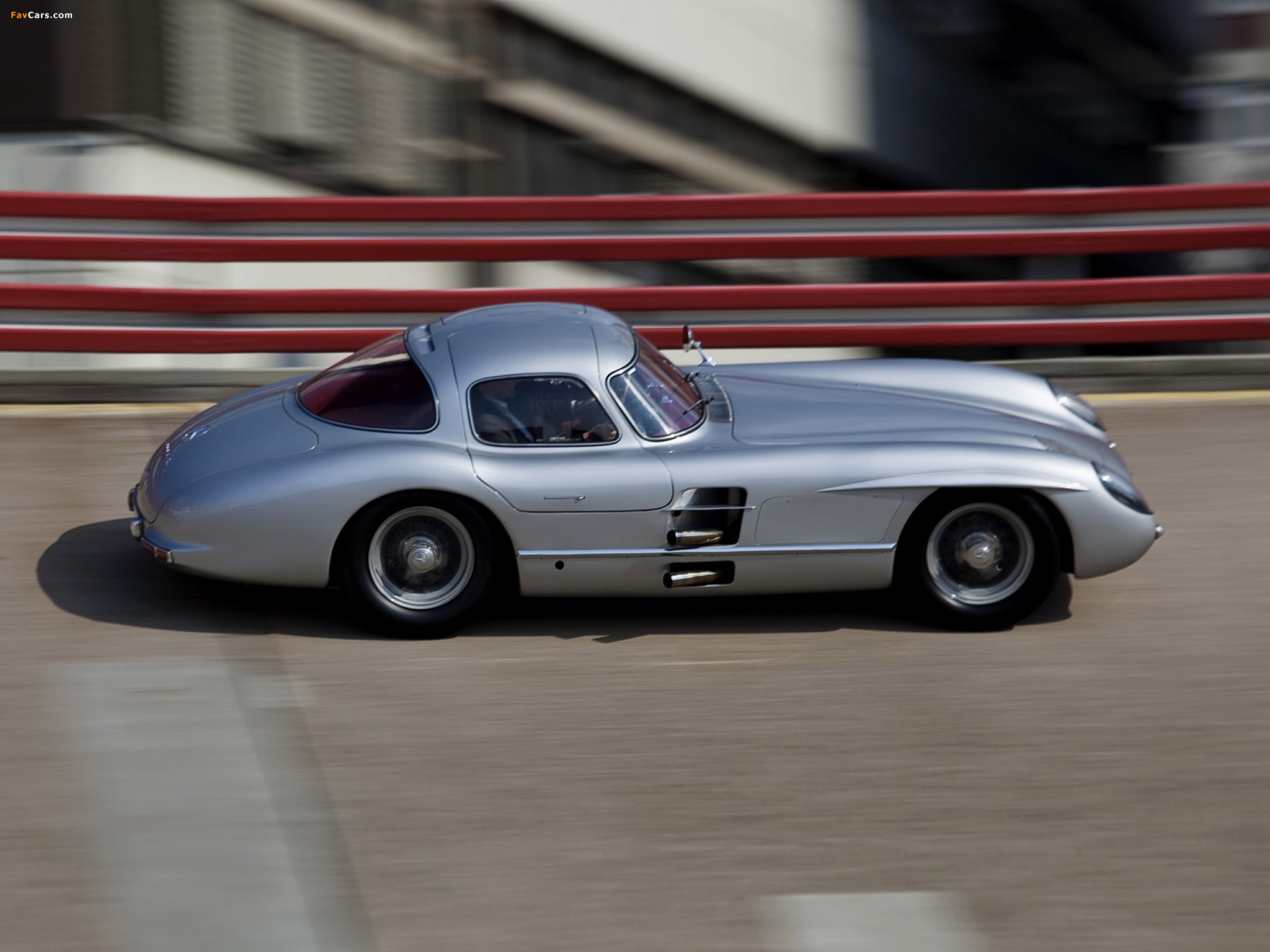 Images of Mercedes-Benz 300SLR Uhlenhaut Coupe (W196S) 1955 (2048 x 1536)