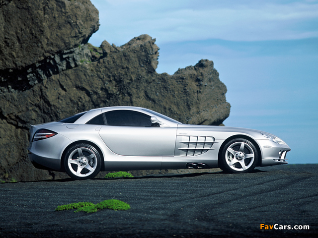 Images of Mercedes-Benz SLR McLaren (C199) 2003–07 (640 x 480)