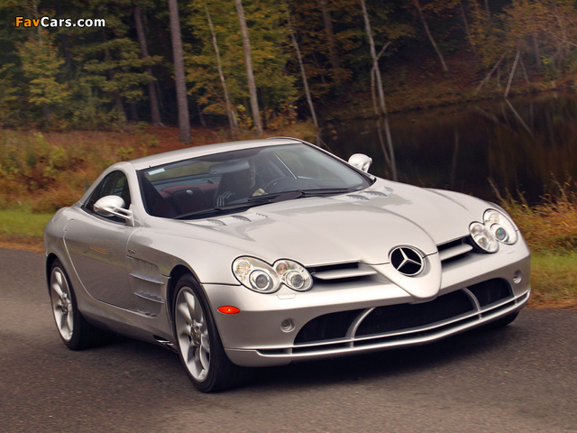 Images of Mercedes-Benz SLR McLaren US-spec (C199) 2004–07 (640 x 480)