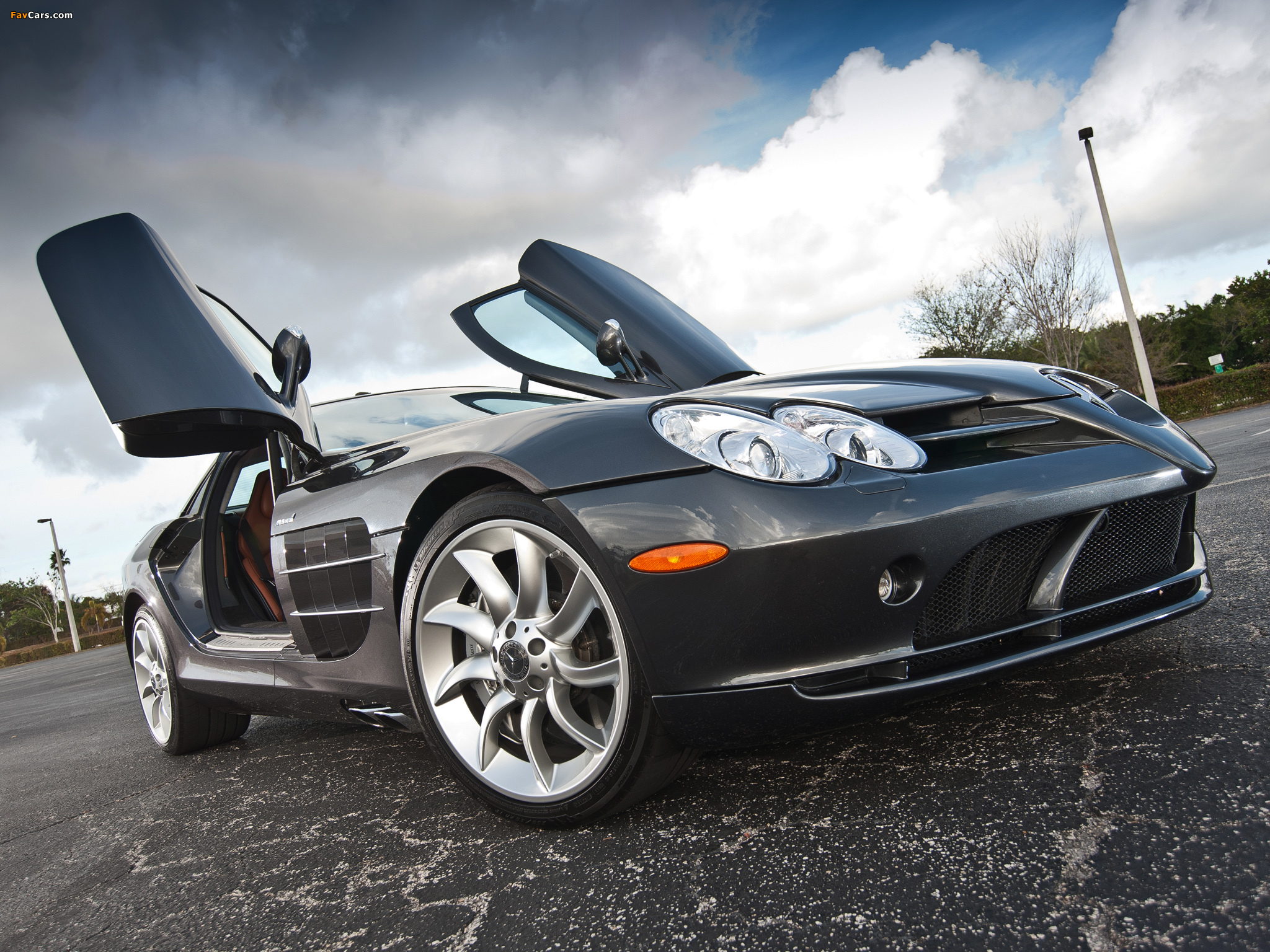 Images of Mercedes-Benz SLR McLaren US-spec (C199) 2004–07 (2048 x 1536)