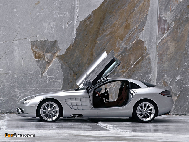 Mercedes-Benz SLR McLaren (C199) 2003–07 pictures (640 x 480)