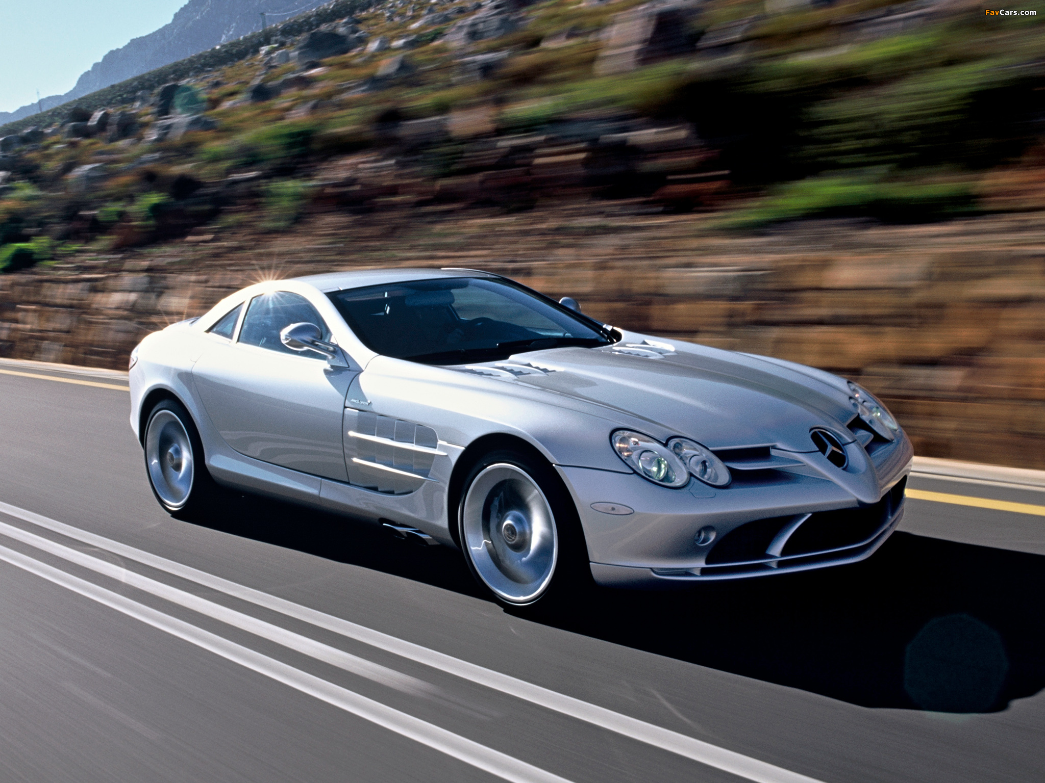 Photos of Mercedes-Benz SLR McLaren (C199) 2003–07 (2048 x 1536)