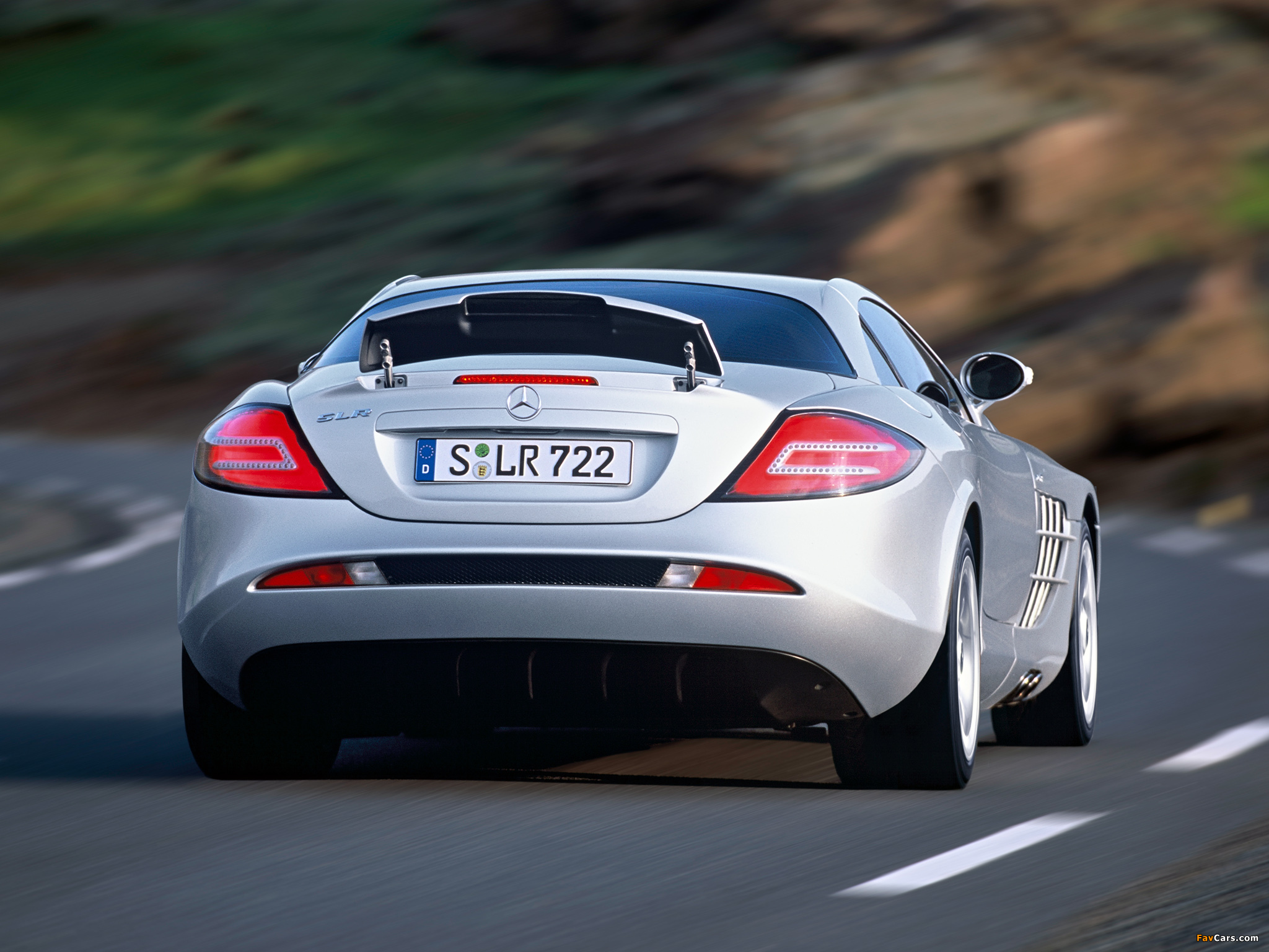 Photos of Mercedes-Benz SLR McLaren (C199) 2003–07 (2048 x 1536)