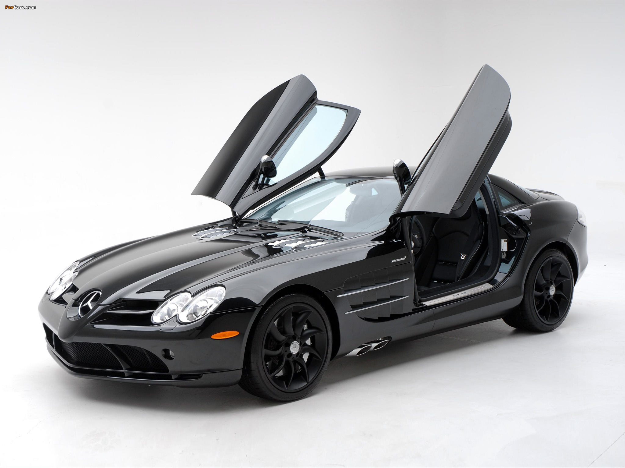 Photos of Mercedes-Benz SLR McLaren US-spec (C199) 2004–07 (2048 x 1536)