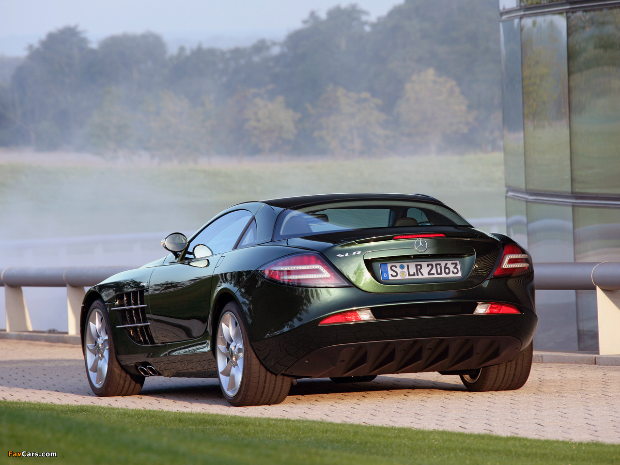 Pictures of Mercedes-Benz SLR McLaren (C199) 2003–07 (1280 x 960)