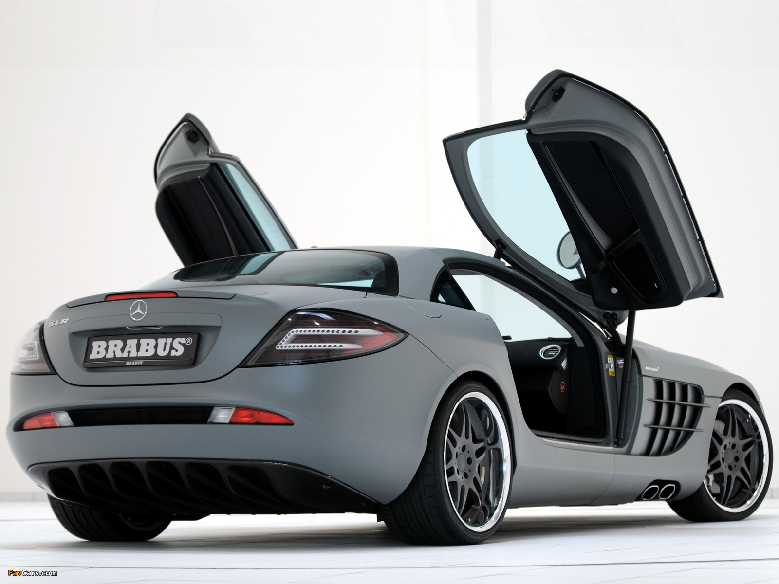 Pictures of Brabus Mercedes-Benz SLR McLaren (C199) 2004–07 (1600 x 1200)