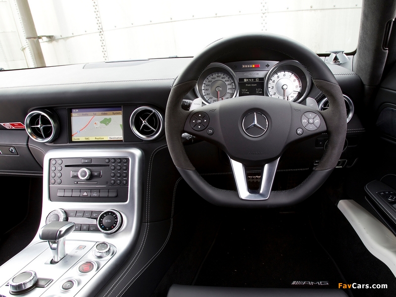Images of Mercedes-Benz SLS 63 AMG UK-spec (C197) 2010 (800 x 600)