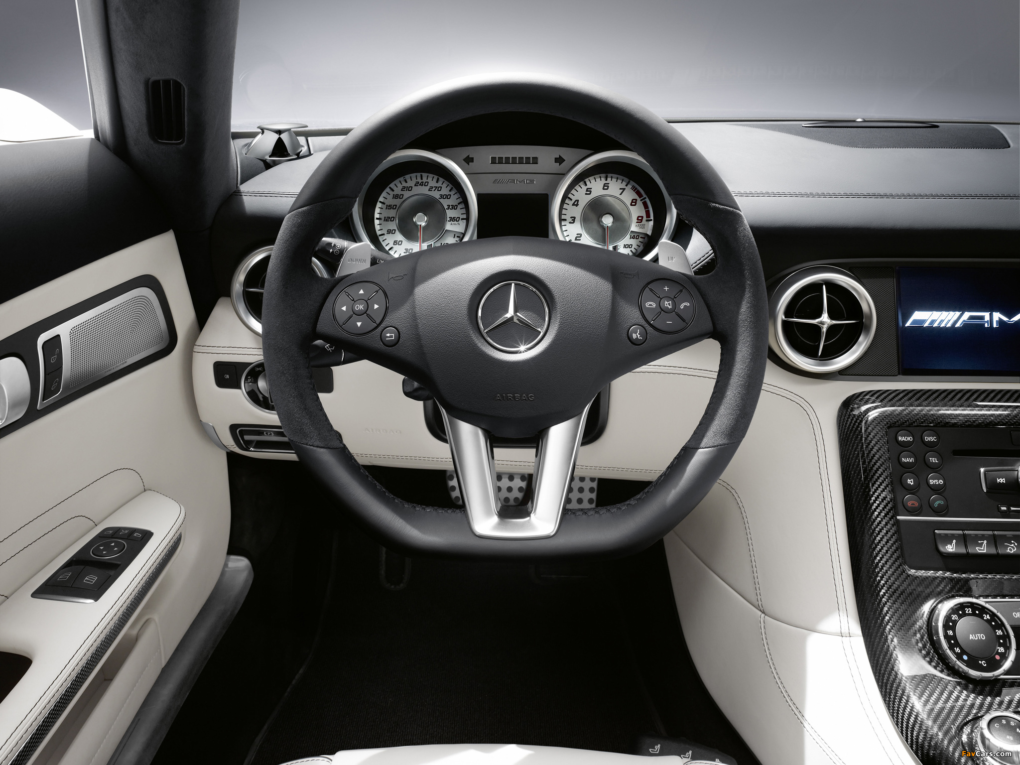 Images of Mercedes-Benz SLS 63 AMG Roadster (R197) 2011 (2048 x 1536)