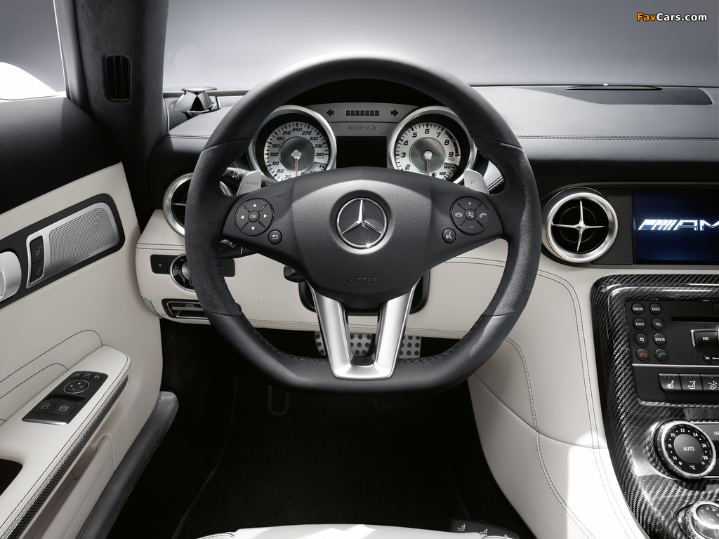 Images of Mercedes-Benz SLS 63 AMG Roadster (R197) 2011 (1024 x 768)