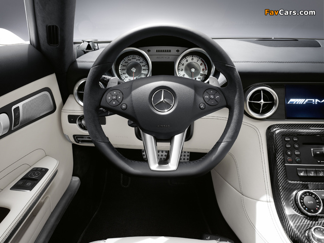 Images of Mercedes-Benz SLS 63 AMG Roadster (R197) 2011 (640 x 480)
