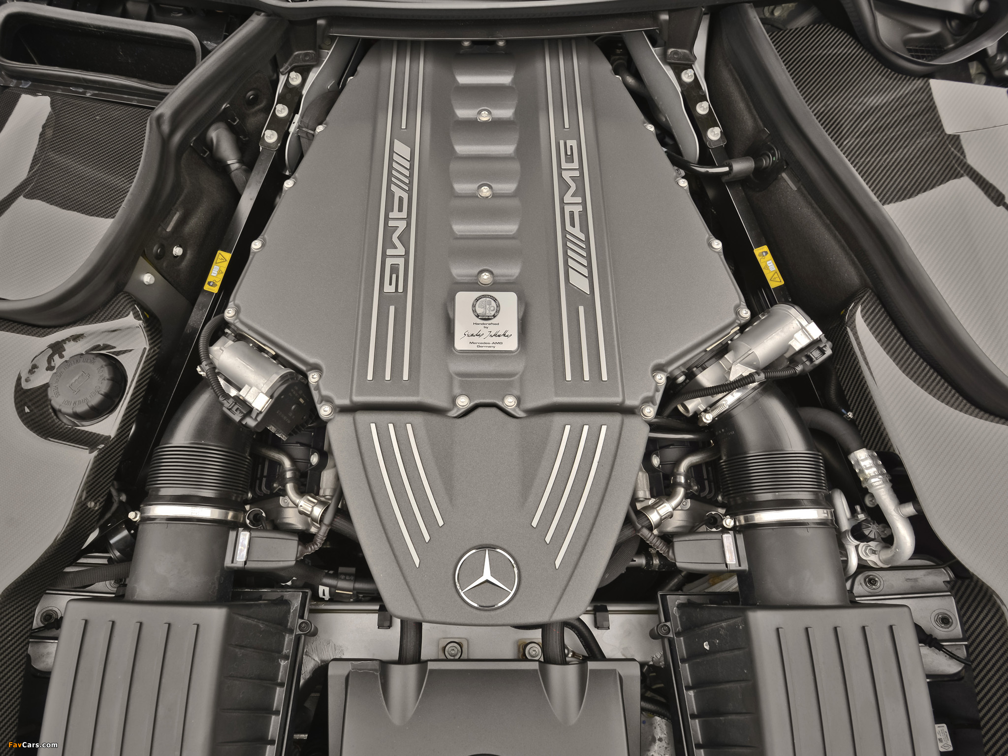 Images of Mercedes-Benz SLS 63 AMG GT US-spec (C197) 2012 (2048 x 1536)