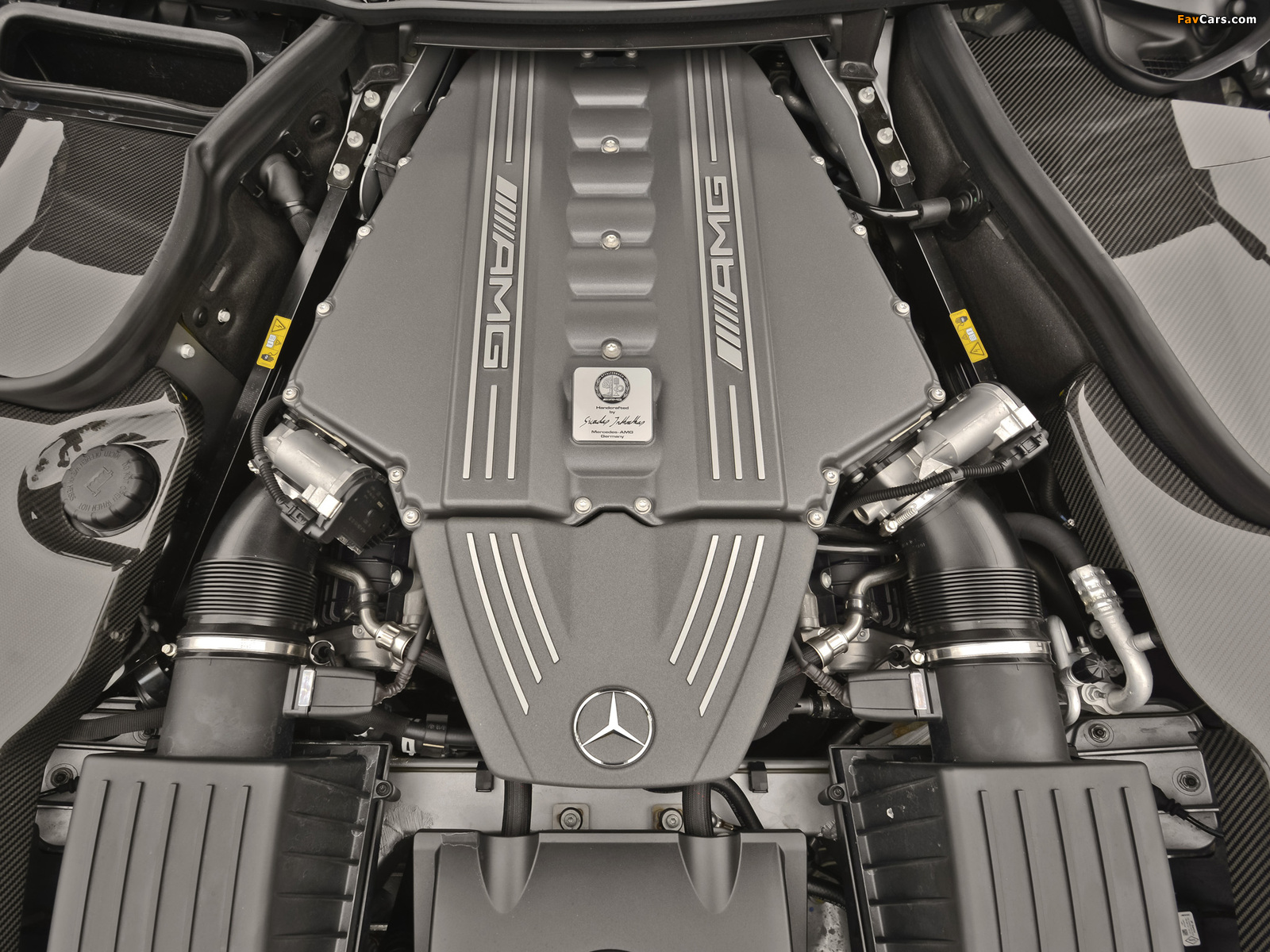 Images of Mercedes-Benz SLS 63 AMG GT US-spec (C197) 2012 (1600 x 1200)