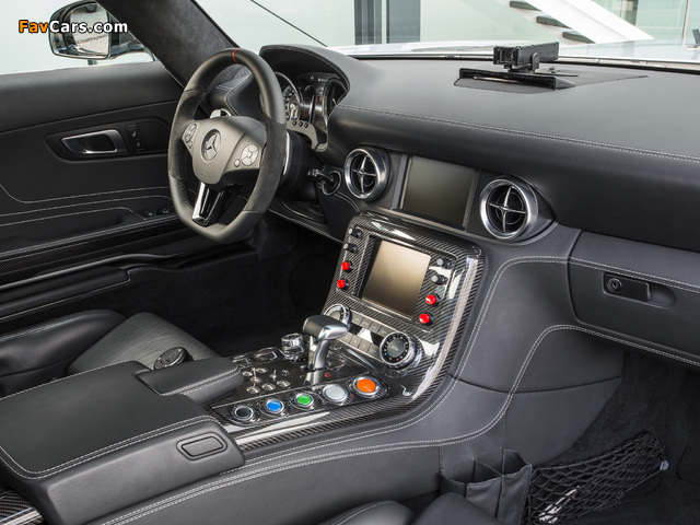 Images of Mercedes-Benz SLS 63 AMG GT F1 Safety Car (C197) 2012 (640 x 480)