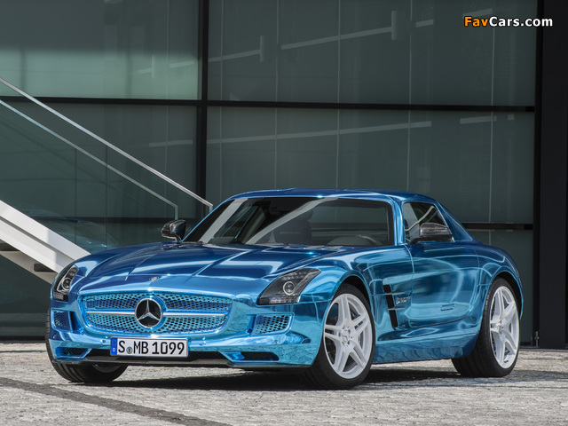 Images of Mercedes-Benz SLS AMG Electric Drive (C197) 2013 (640 x 480)