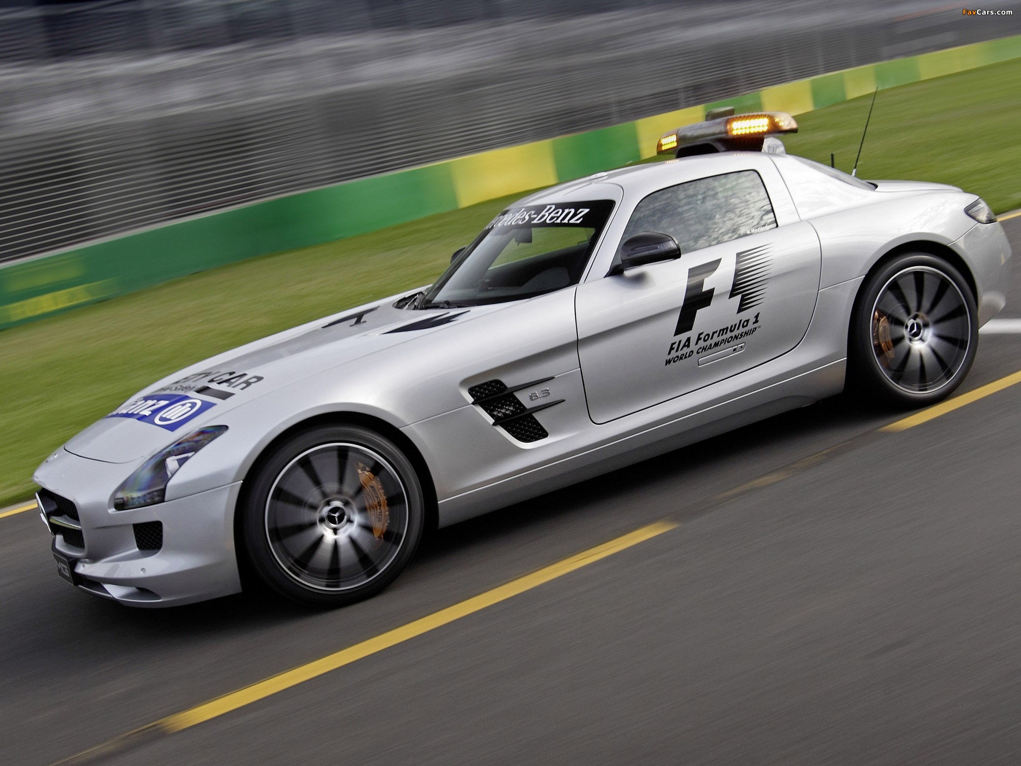 Images of Mercedes-Benz SLS 63 AMG GT F1 Safety Car (C197) 2013 (2048 x 1536)