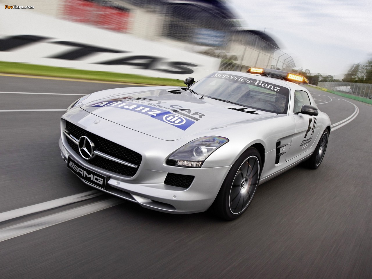 Images of Mercedes-Benz SLS 63 AMG GT F1 Safety Car (C197) 2013 (1280 x 960)