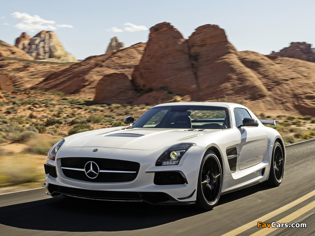 Images of Mercedes-Benz SLS 63 AMG Black Series (C197) 2013 (640 x 480)