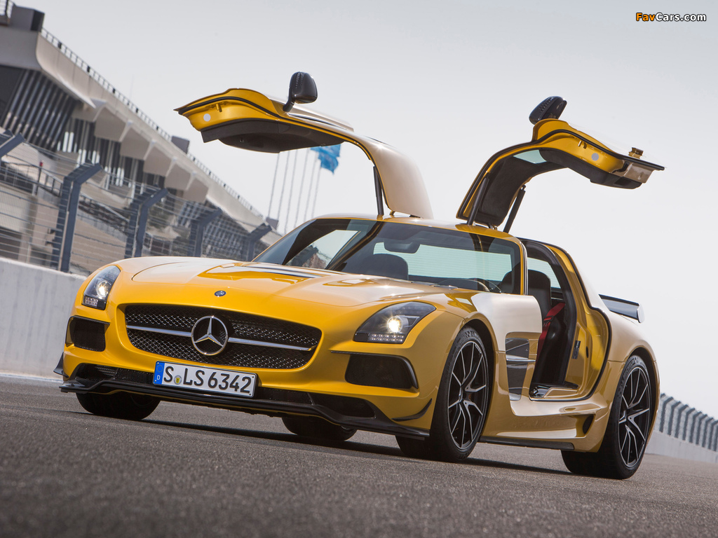 Images of Mercedes-Benz SLS 63 AMG Black Series (C197) 2013 (1024 x 768)