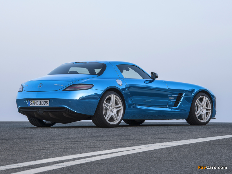 Images of Mercedes-Benz SLS AMG Electric Drive (C197) 2013 (800 x 600)