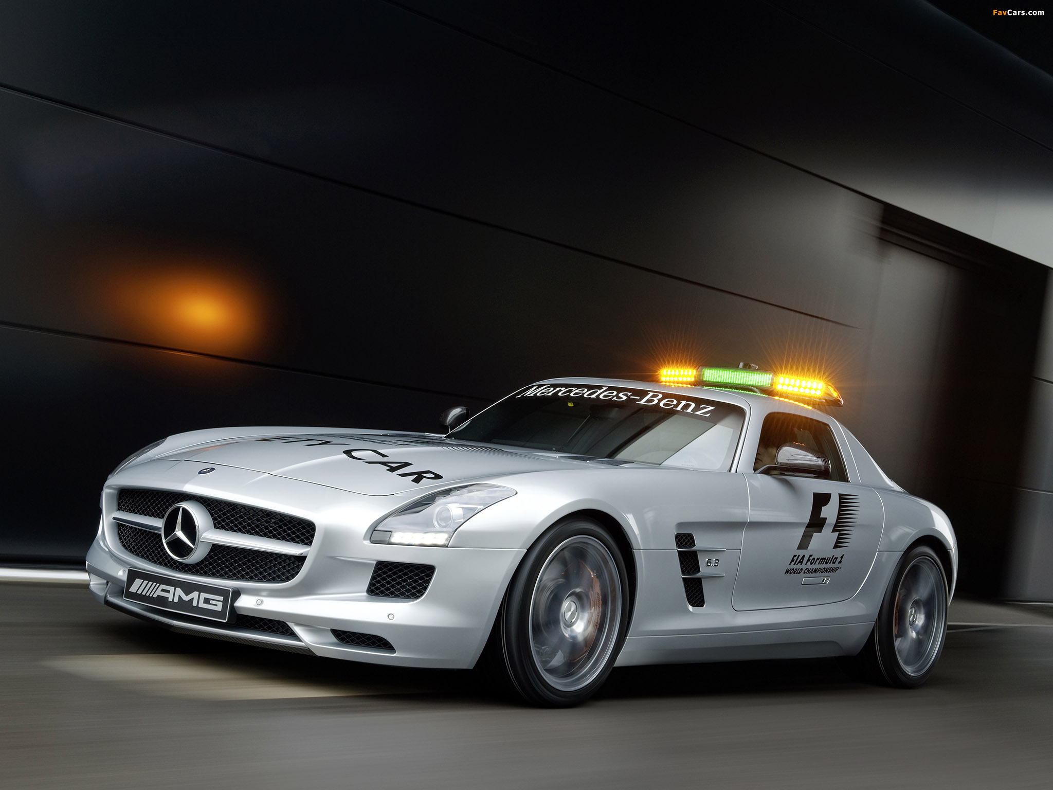 Mercedes-Benz SLS 63 AMG F1 Safety Car (C197) 2010–12 pictures (2048 x 1536)