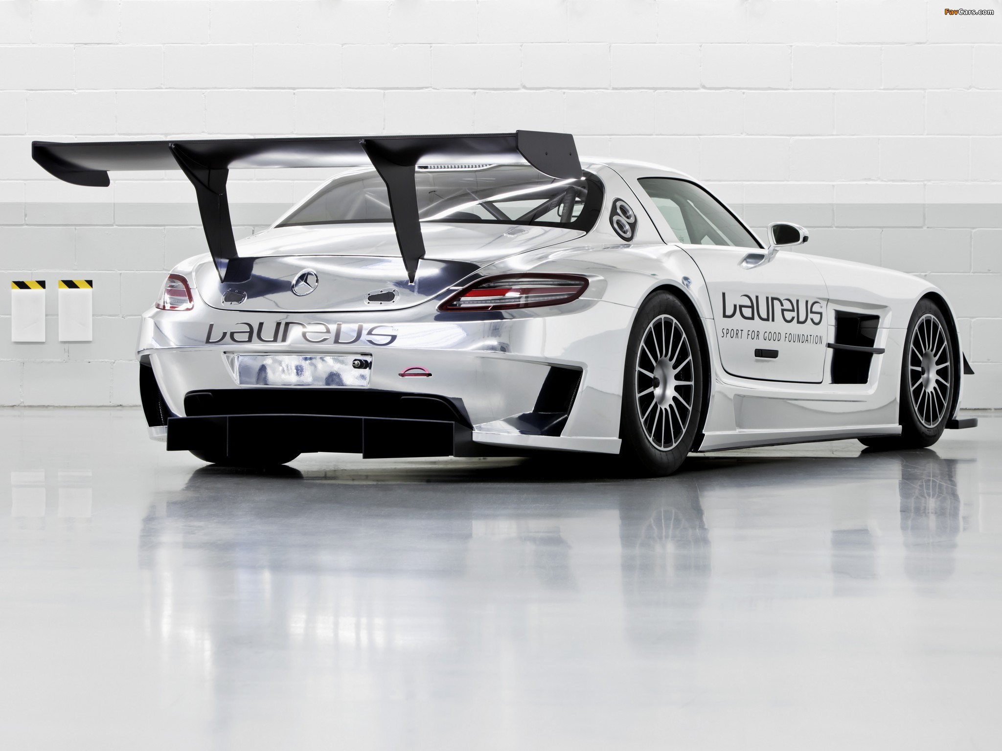 Mercedes-Benz SLS 63 AMG GT3 (C197) 2010 pictures (2048 x 1536)