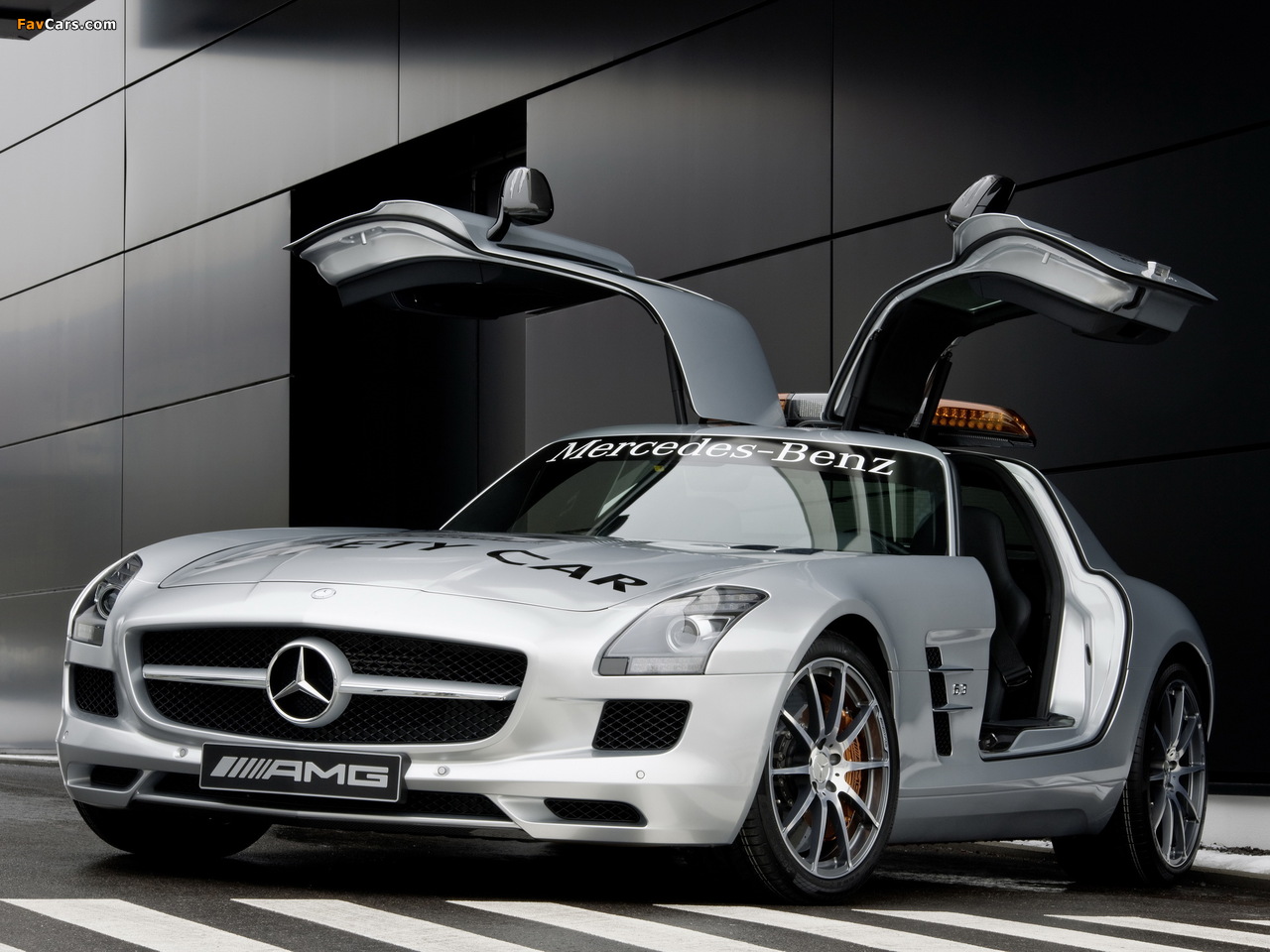Mercedes-Benz SLS 63 AMG F1 Safety Car (C197) 2010–12 wallpapers (1280 x 960)