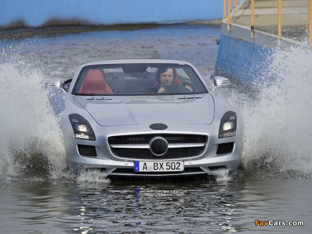 Mercedes-Benz SLS 63 AMG Roadster Prototype (R197) 2011 images (640 x 480)