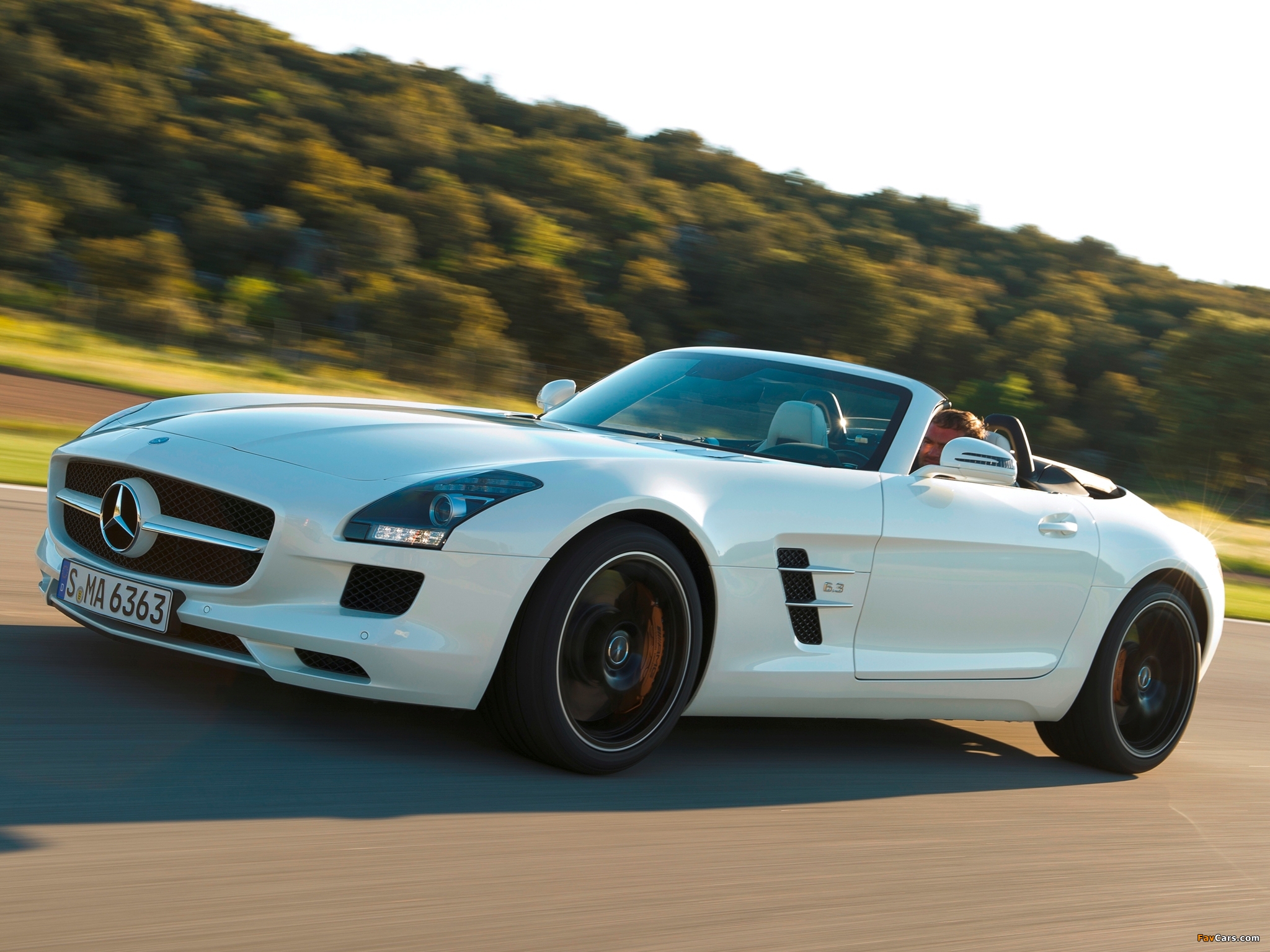 Mercedes-Benz SLS 63 AMG Roadster (R197) 2011 photos (2048 x 1536)