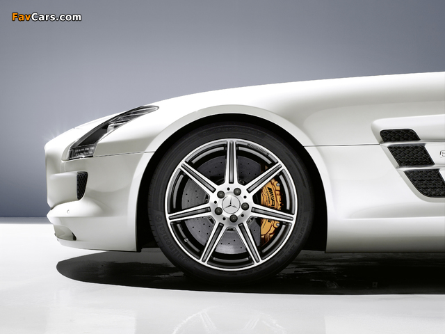 Mercedes-Benz SLS 63 AMG Roadster (R197) 2011–13 photos (640 x 480)
