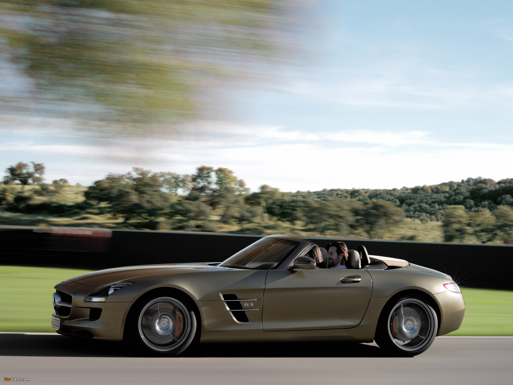 Mercedes-Benz SLS 63 AMG Roadster (R197) 2011 pictures (2048 x 1536)