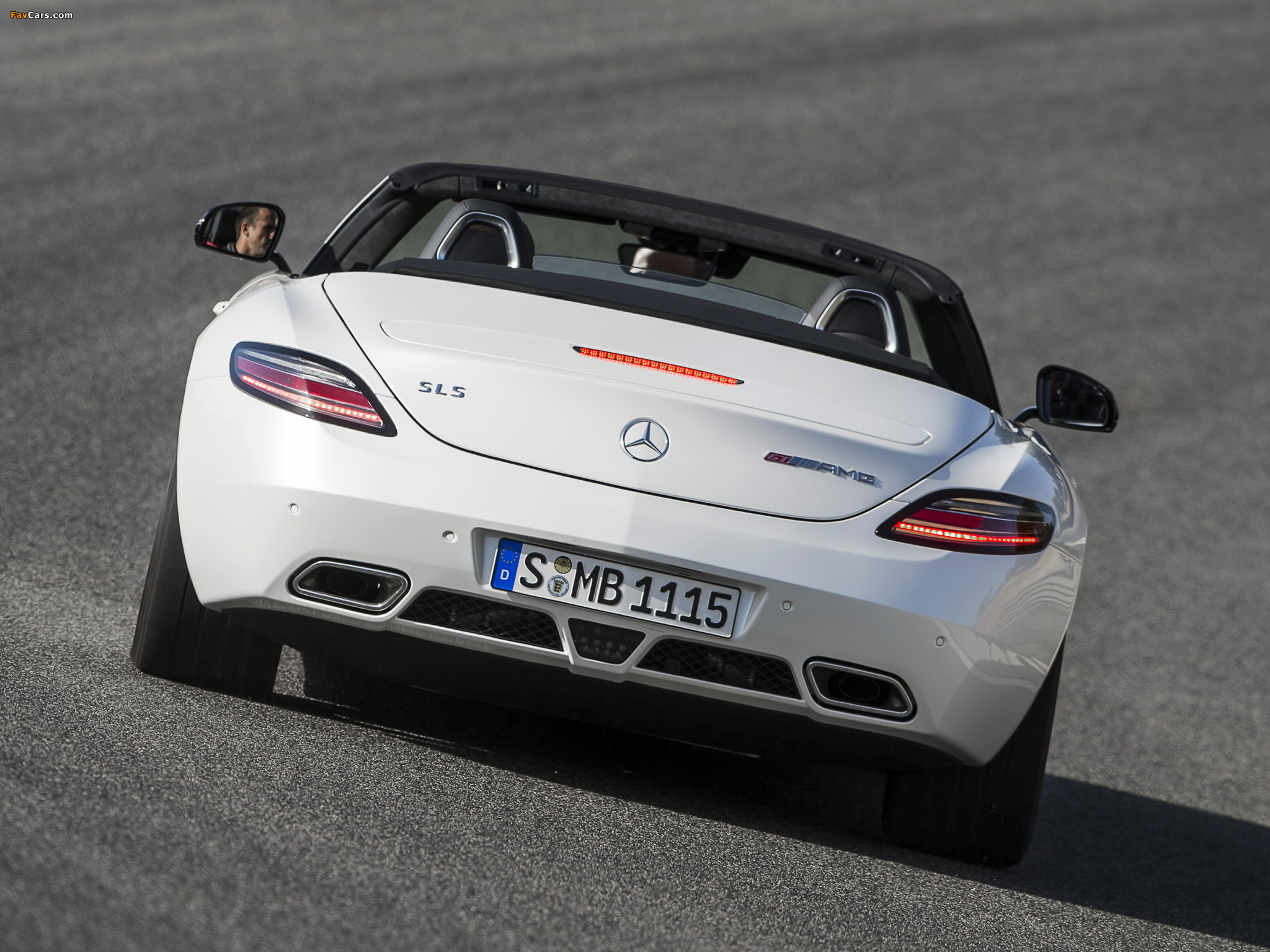 Mercedes-Benz SLS 63 AMG GT Roadster (R197) 2012 pictures (2048 x 1536)