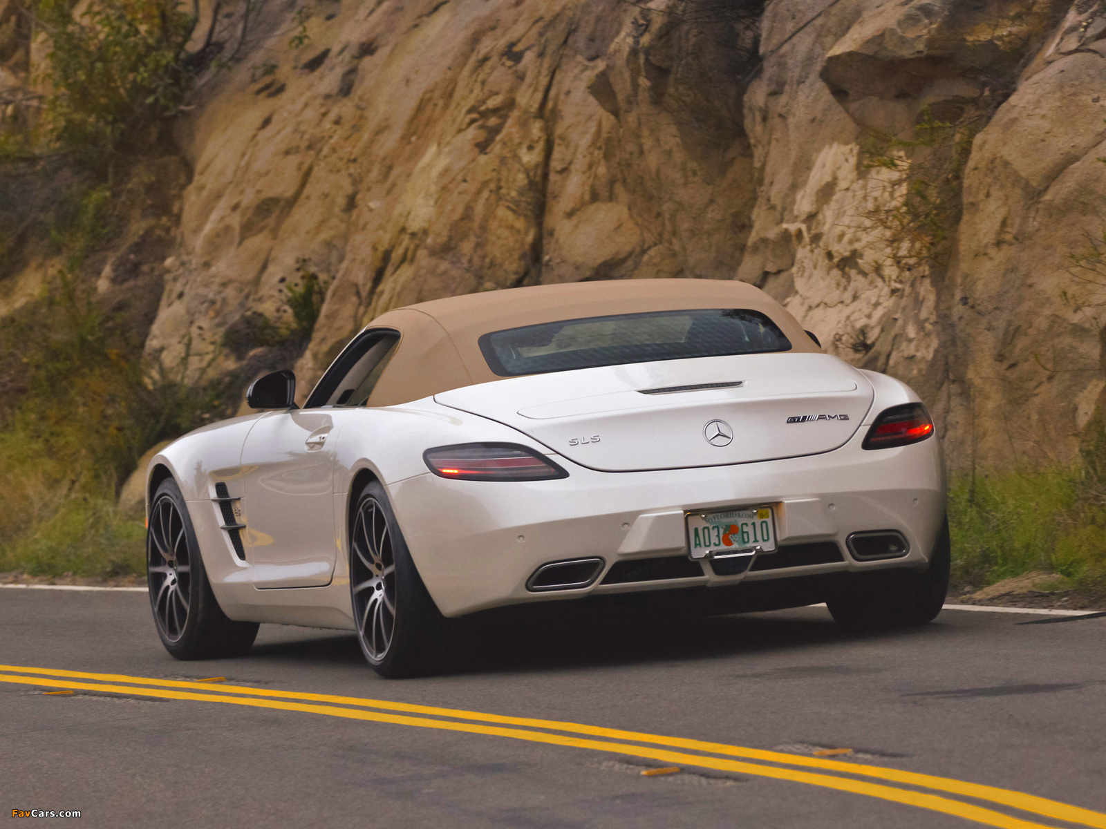 Mercedes-Benz SLS 63 AMG GT Roadster US-spec (R197) 2012 wallpapers (1600 x 1200)