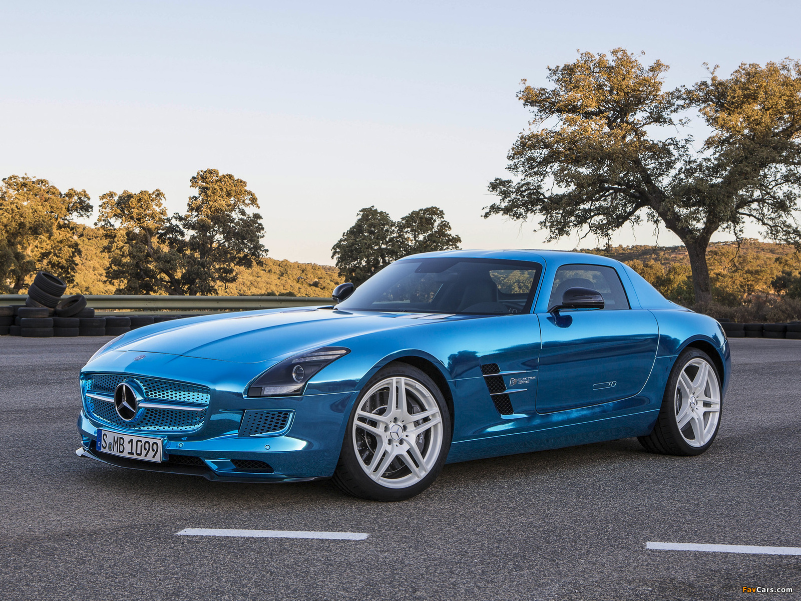 Mercedes-Benz SLS AMG Electric Drive (C197) 2013 images (1600 x 1200)