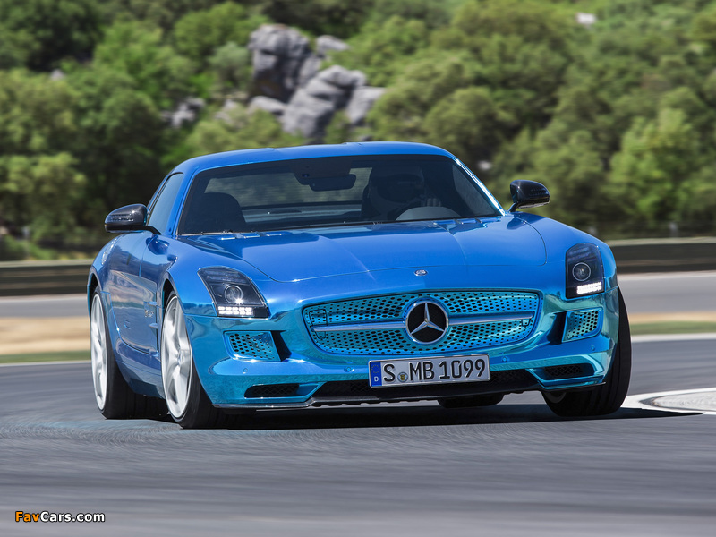 Mercedes-Benz SLS AMG Electric Drive (C197) 2013 images (800 x 600)