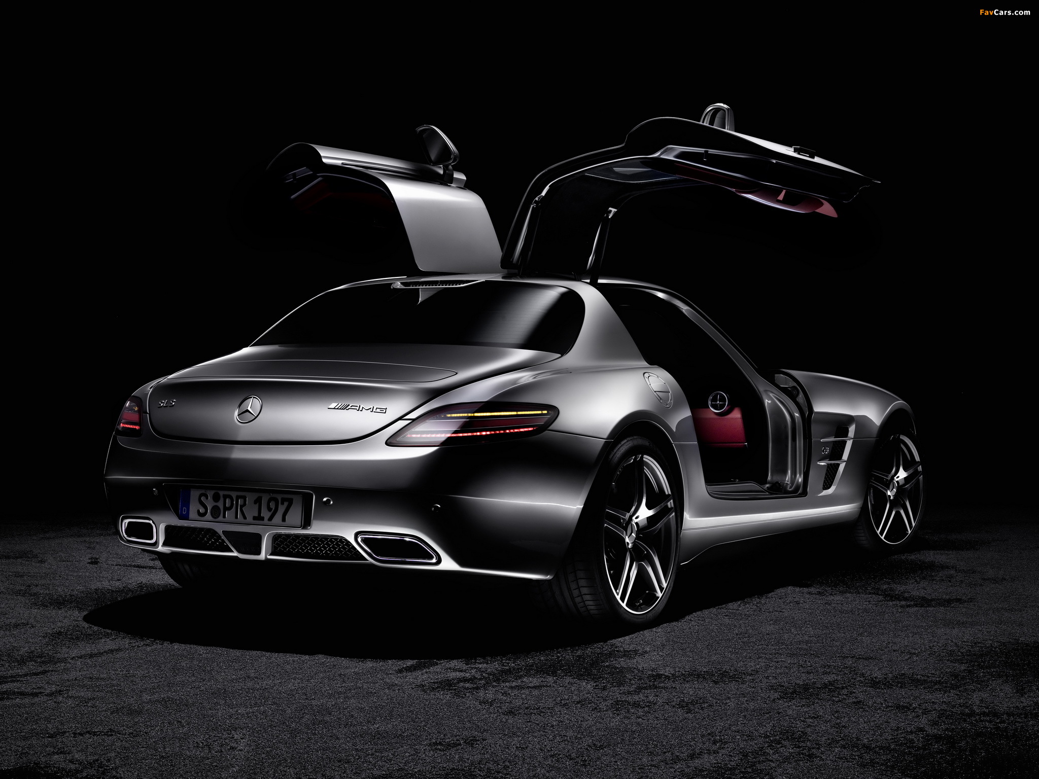 Photos of Mercedes-Benz SLS 63 AMG (C197) 2010 (2048 x 1536)