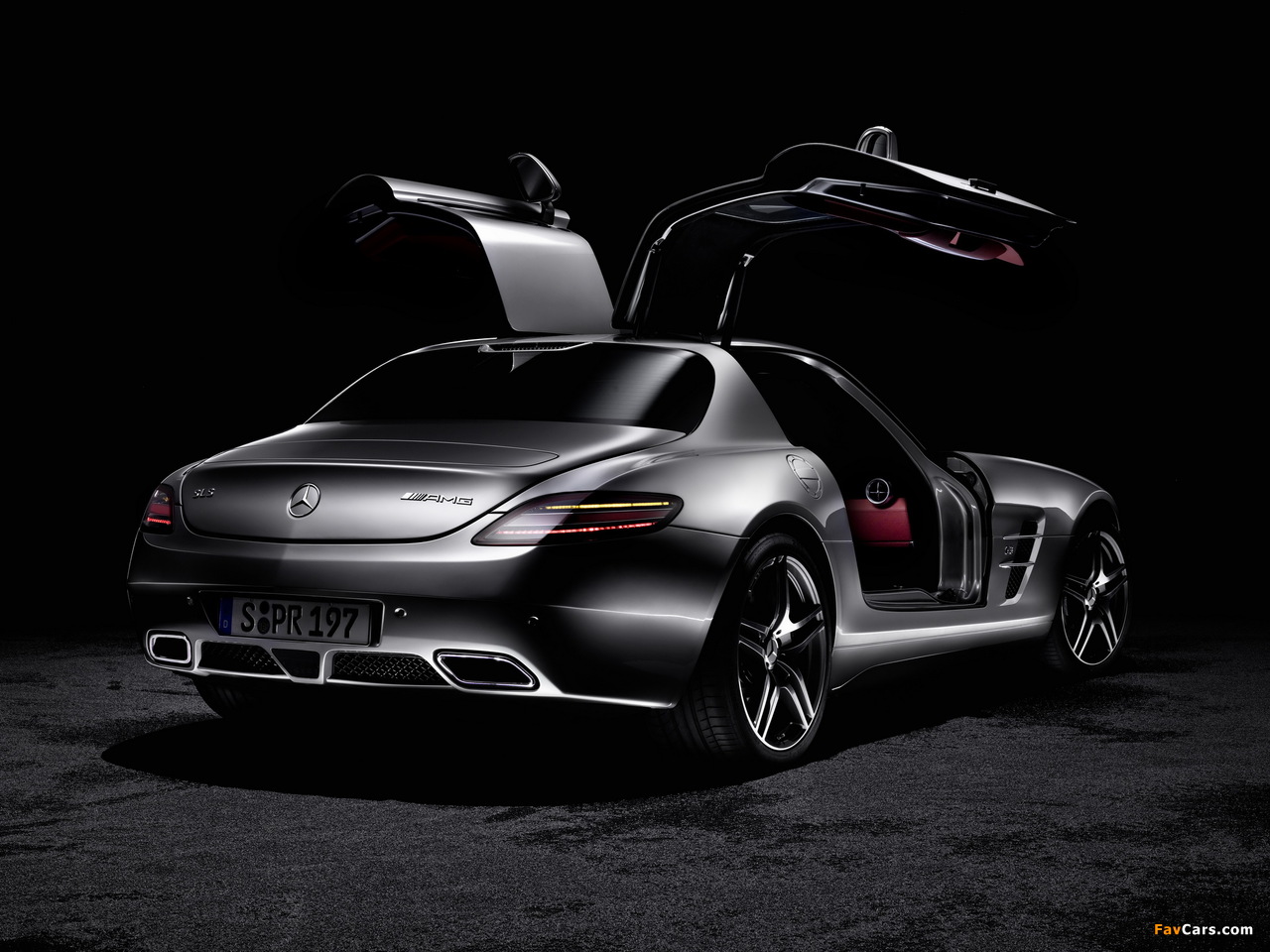 Photos of Mercedes-Benz SLS 63 AMG (C197) 2010 (1280 x 960)