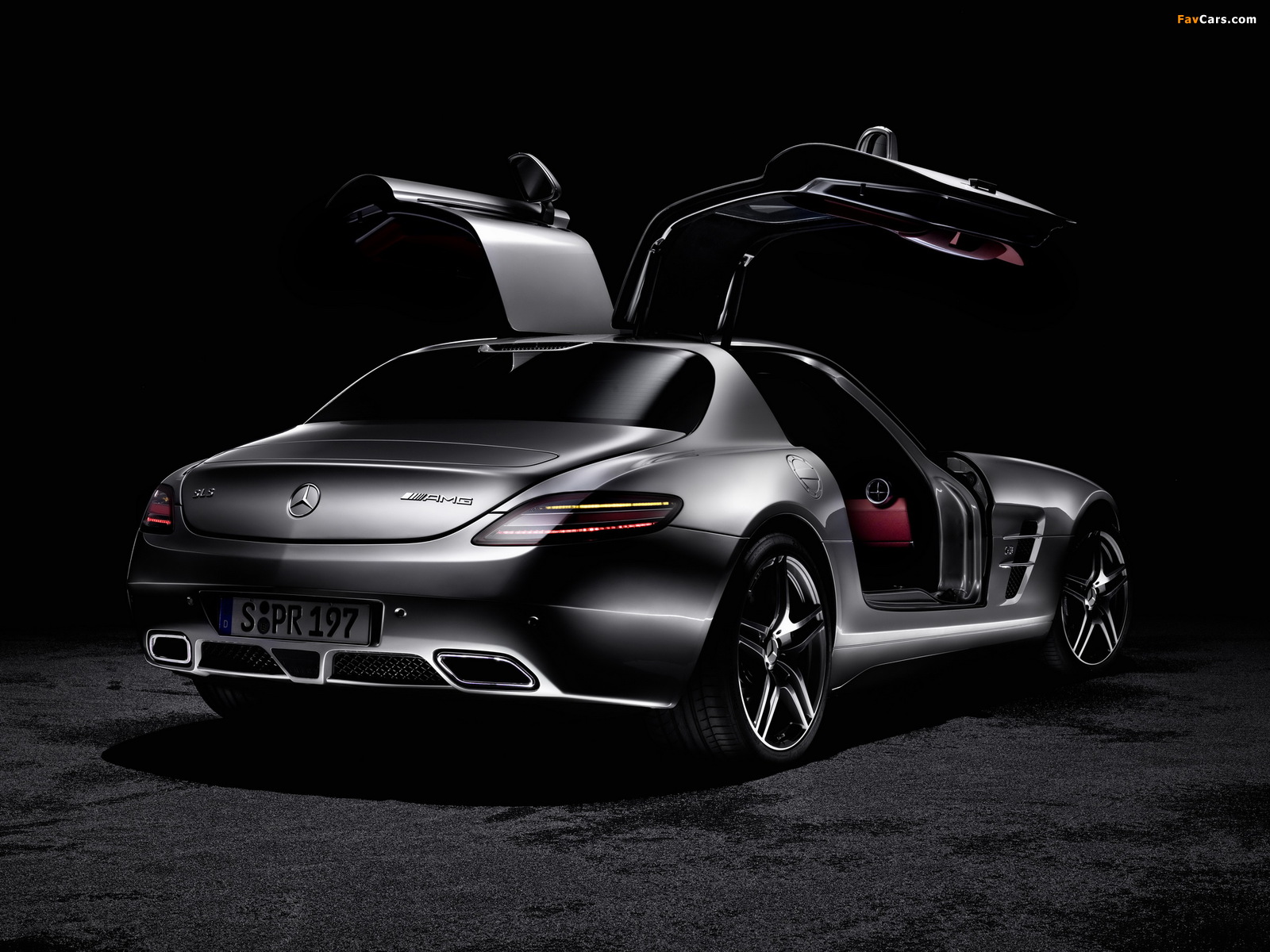 Photos of Mercedes-Benz SLS 63 AMG (C197) 2010 (1600 x 1200)