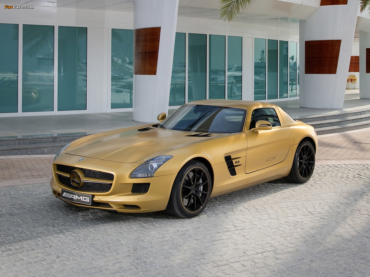 Photos of Mercedes-Benz SLS 63 AMG Desert Gold (C197) 2010 (1280 x 960)