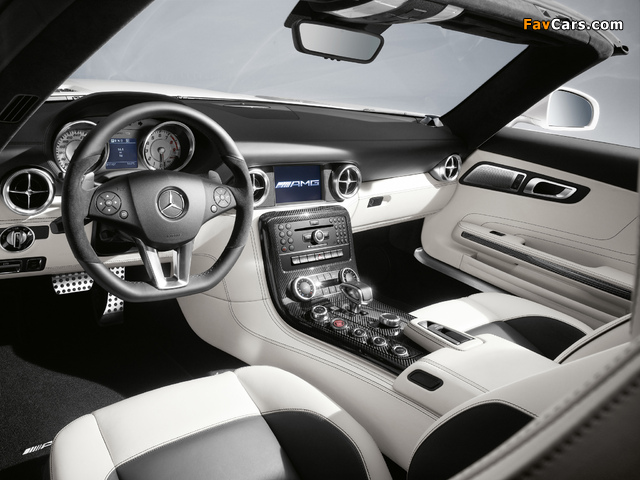 Photos of Mercedes-Benz SLS 63 AMG Roadster (R197) 2011 (640 x 480)