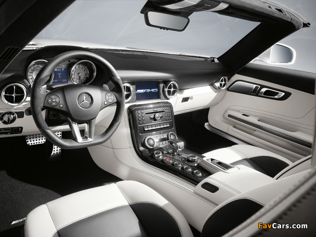 Photos of Mercedes-Benz SLS 63 AMG Roadster (R197) 2011–13 (640 x 480)