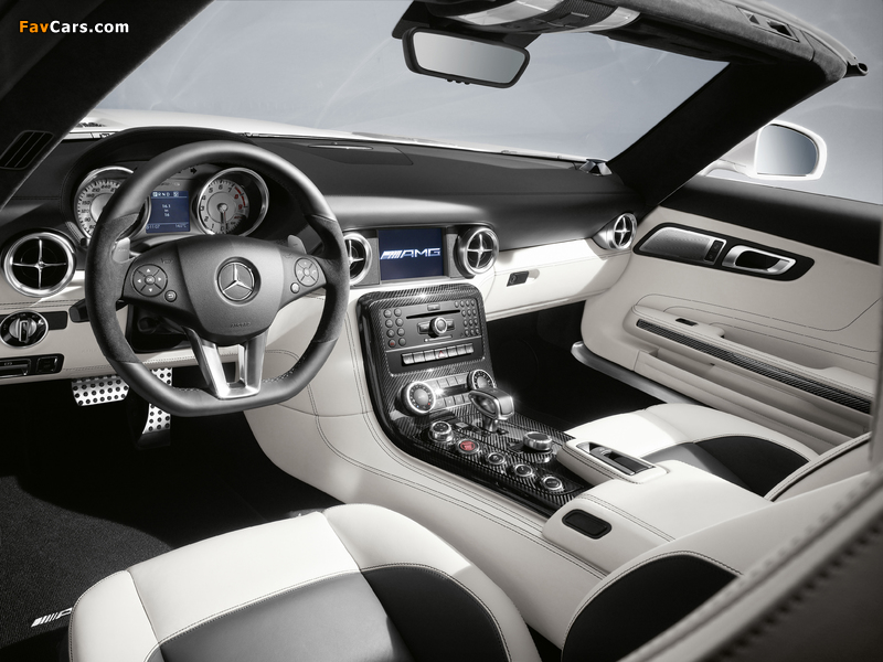 Photos of Mercedes-Benz SLS 63 AMG Roadster (R197) 2011–13 (800 x 600)