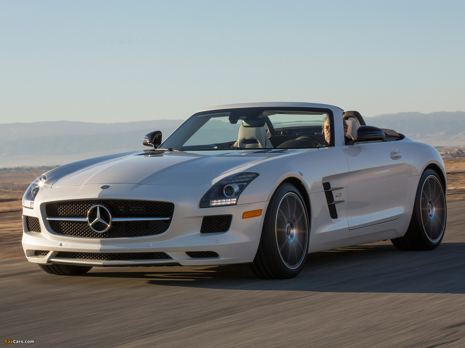 Photos of Mercedes-Benz SLS 63 AMG GT Roadster US-spec (R197) 2012 (1600 x 1200)