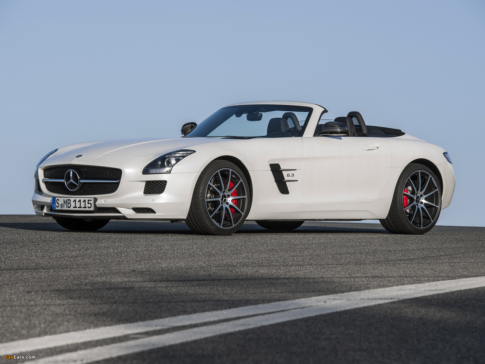 Photos of Mercedes-Benz SLS 63 AMG GT Roadster (R197) 2012 (1600 x 1200)