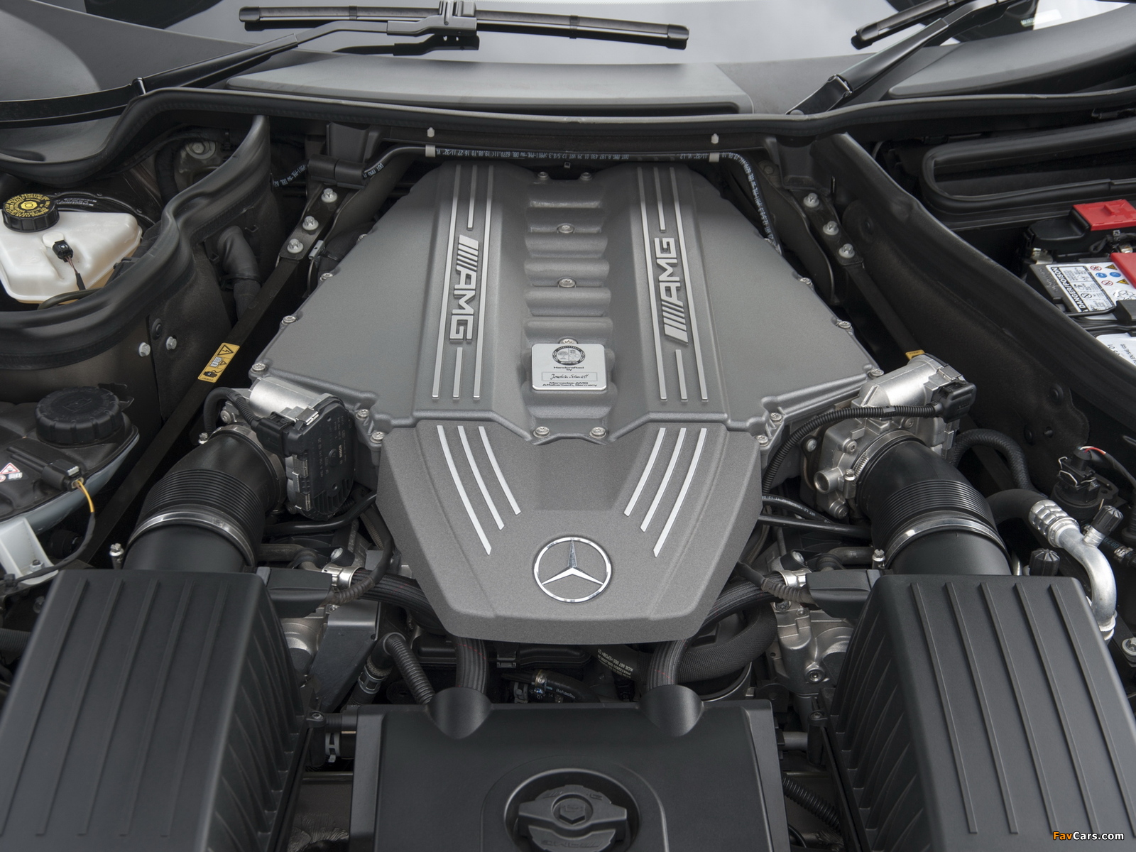 Photos of Mercedes-Benz SLS 63 AMG GT UK-spec (C197) 2012 (1600 x 1200)
